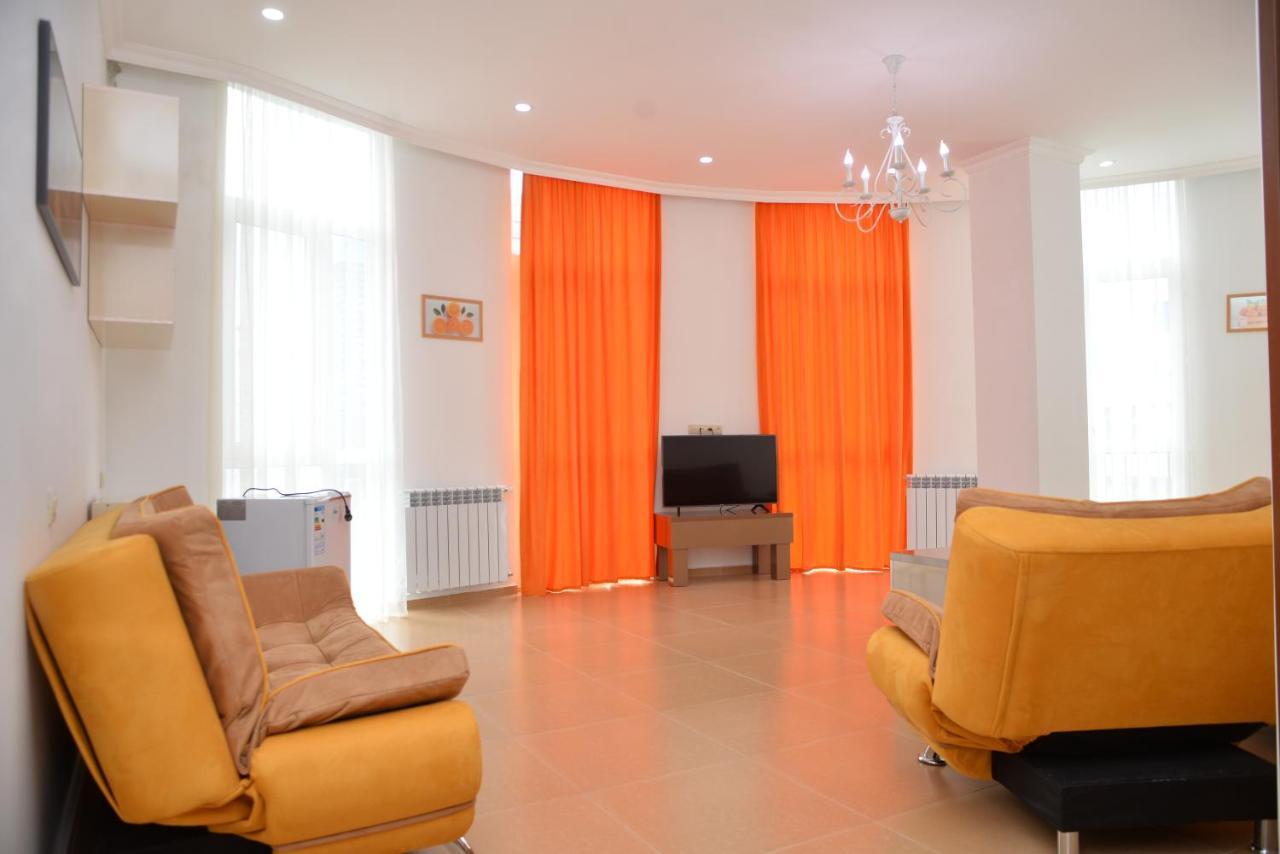 Orange Home Hotel Батуми Екстериор снимка