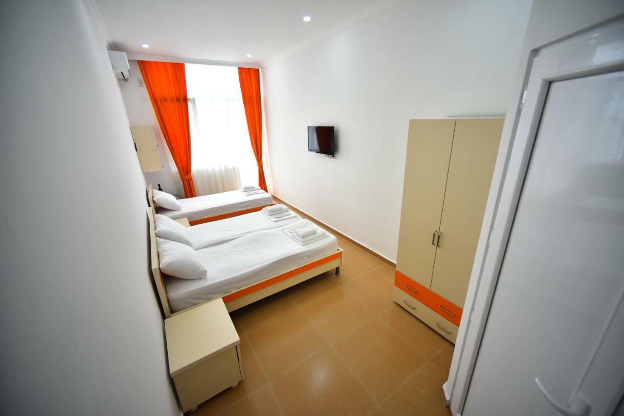 Orange Home Hotel Батуми Екстериор снимка