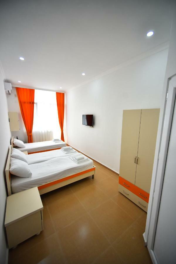 Orange Home Hotel Батуми Екстериор снимка