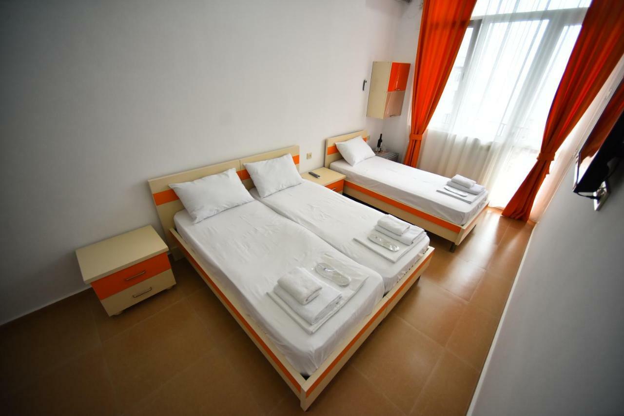 Orange Home Hotel Батуми Екстериор снимка