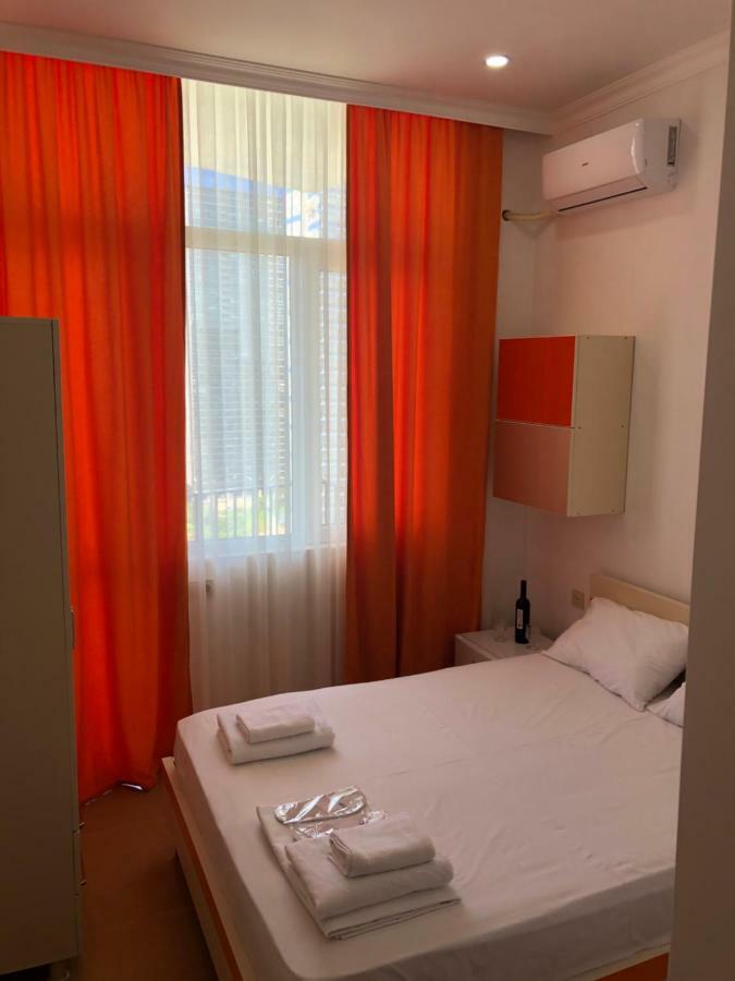 Orange Home Hotel Батуми Екстериор снимка