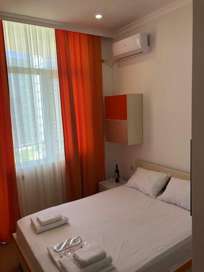 Orange Home Hotel Батуми Екстериор снимка